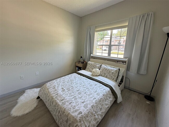 Foto del edificio - 2451 NW 96th Terrace