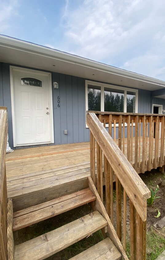 606 Holiday Rd Unit A, North Pole, AK 99705 Rentals in North Pole at