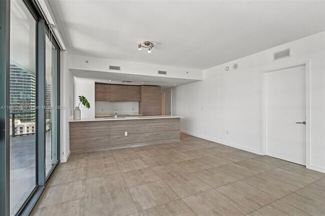 Foto del edificio - 1300 S Miami Ave