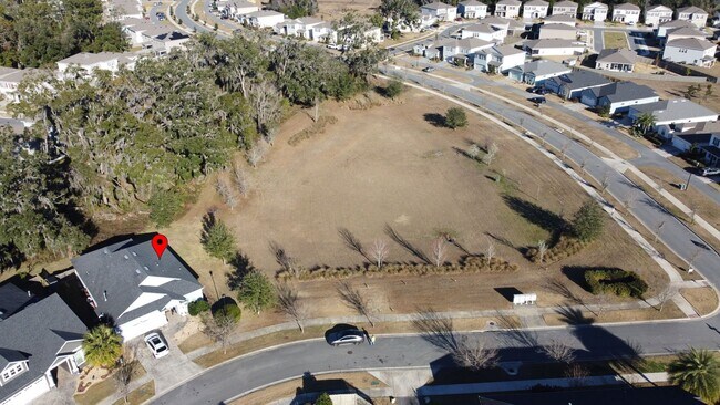 Foto del edificio - FOR RENT 4 BEDROOM 3 BATHROOM HOME