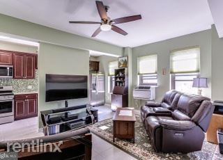 Building Photo - 1001 St Paul St