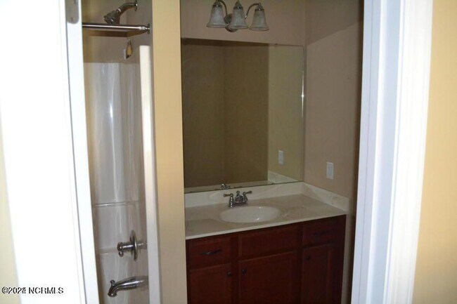Foto del edificio - Cypress Creek townhomes have been meticulo...
