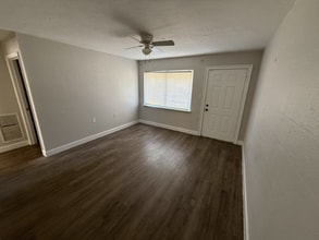 Building Photo - 508 9th Ave E