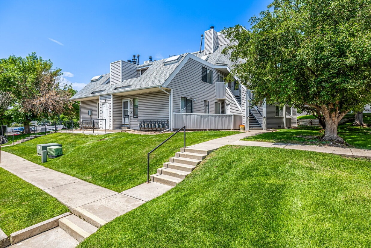 "Cozy 1-Bedroom Condo Retreat in Prime Thornton Location – Perfect for Modern Living!" - "Cozy 1-Bedroom Condo Retreat in Prime Thornton Location – Perfect for Modern Living!"