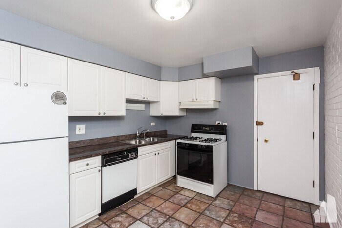 Primary Photo - 1350 W Touhy Ave
