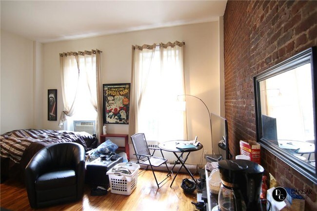 Building Photo - 51 W 84th St