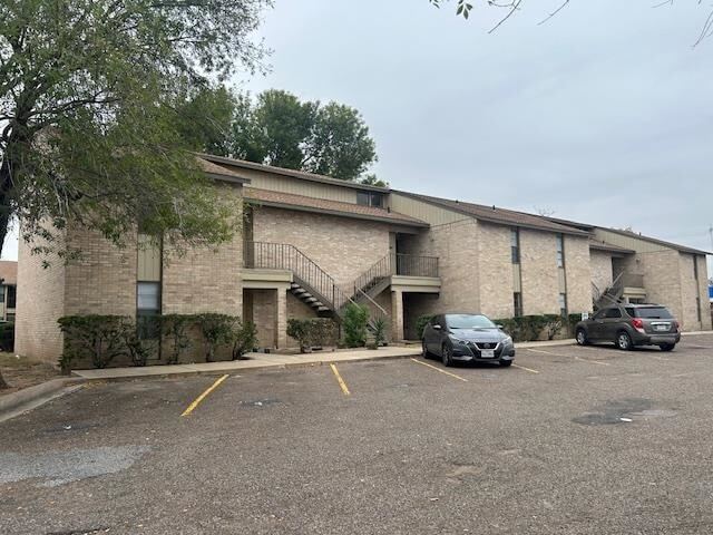 Foto del edificio - 100 Hillside Rd