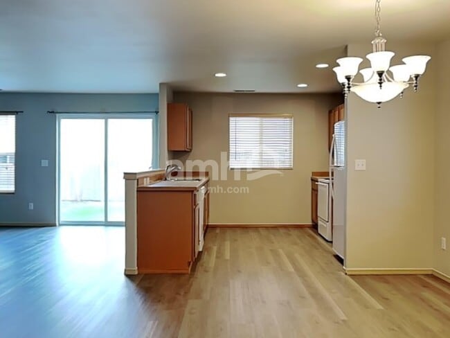 Building Photo - 9523 187 St E