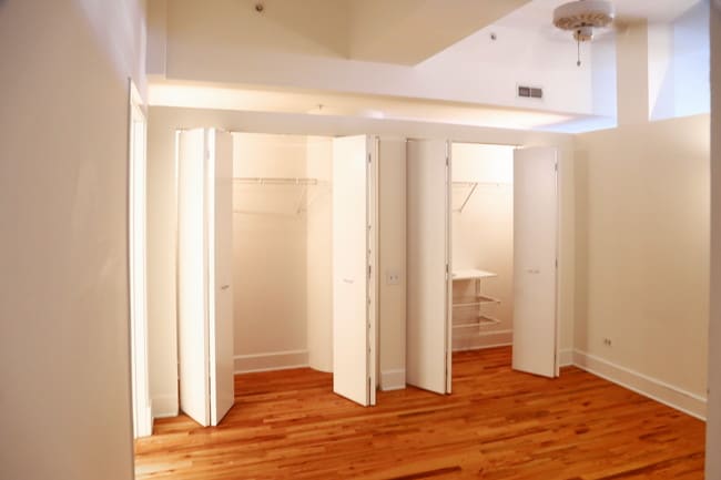 Foto del edificio - 165 N Canal St