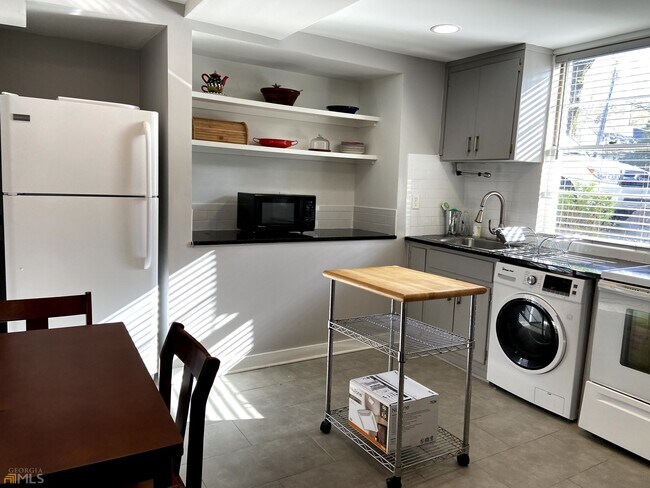 Foto del edificio - 1760 Barnesdale Way NE