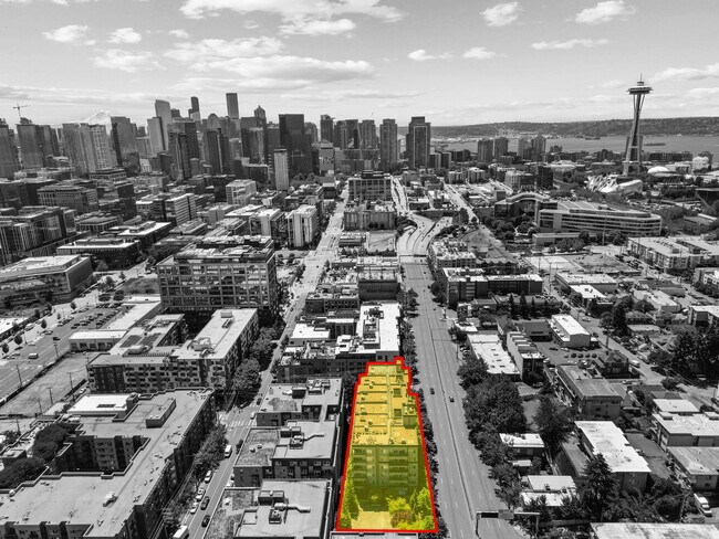 Building Photo - 900 Aurora Ave N