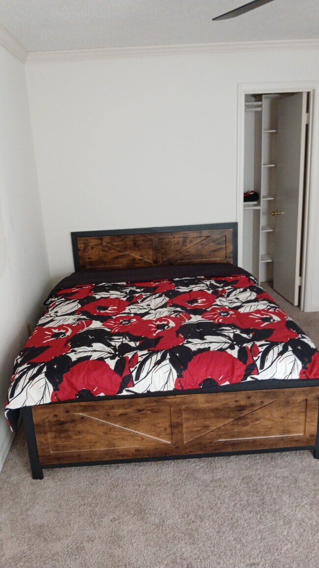 Foto del edificio - 4213 Pin Oak Rd