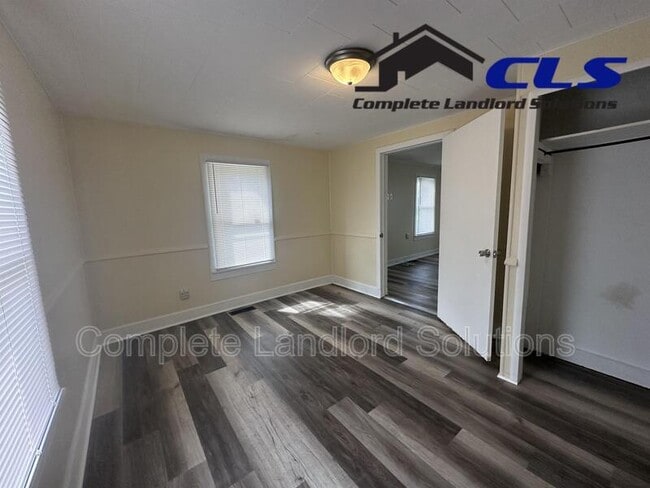 Building Photo - 1725 N 30th St