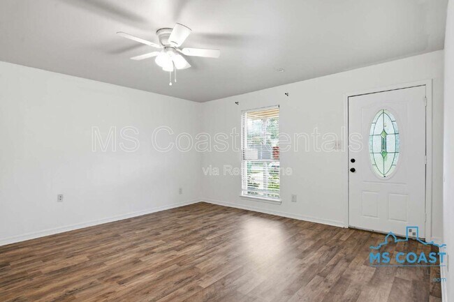 Building Photo - 1601 Lewis Ave