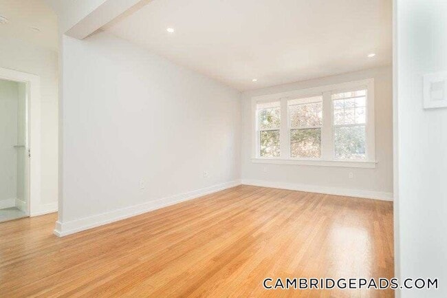 Building Photo - 19A Forest St