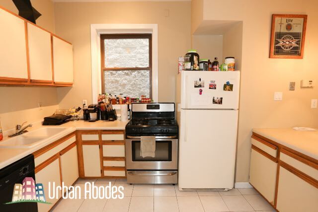 Foto del edificio - 3831 N Southport Ave
