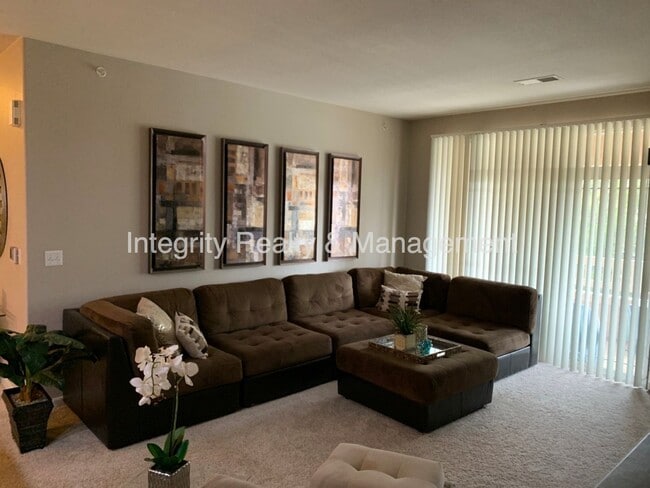 Building Photo - 2 Bed/2 Bath, 1183 Sqft - 8496 S Hoyt Way