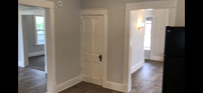 Foto del edificio - 210 Dixon Ave