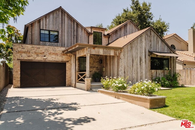 Building Photo - 11734 Huston St
