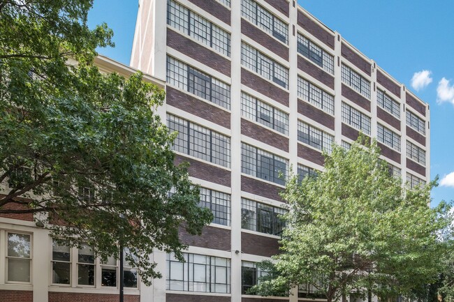 Building Photo - 3200 Main