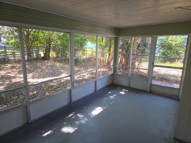 Building Photo - 9240 St Regis Ln