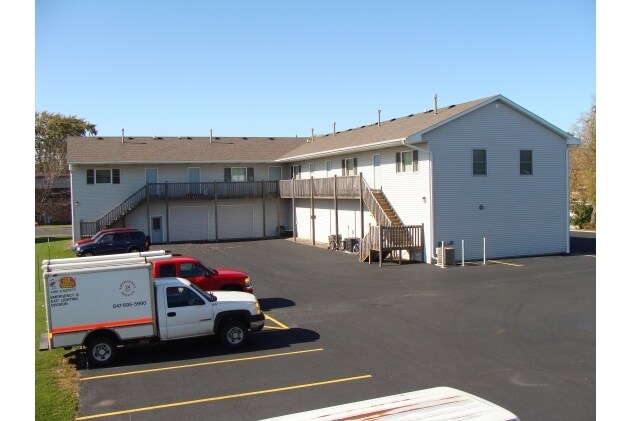 Building Photo - 432 Wyman St