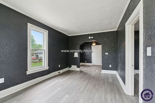 Building Photo - 1310 Almon Ave