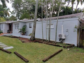 Building Photo - 1050 NE 82nd St