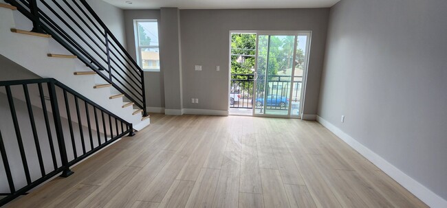 Building Photo - 5729 Klump Ave