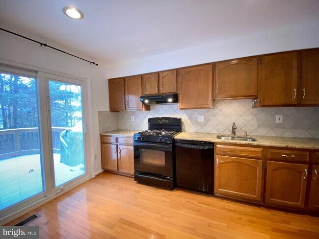 Building Photo - 7820 Solomon Seal Dr