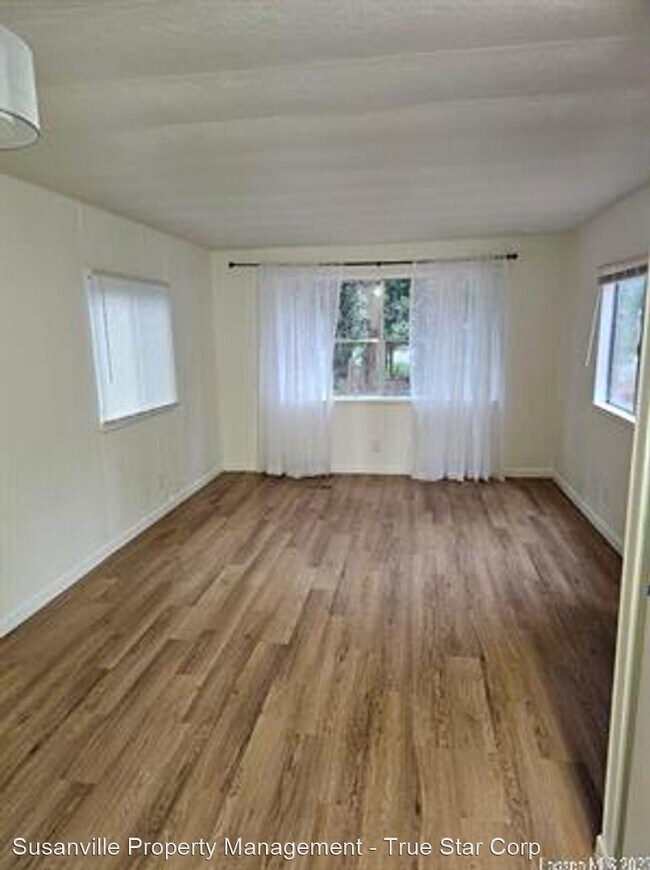Building Photo - 1 br, 1 bath House - 691-325 Eagle Way
