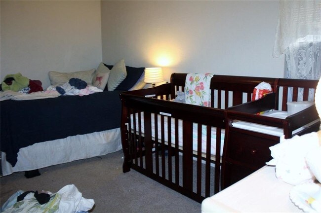 Foto del edificio - 3909 Camelot St