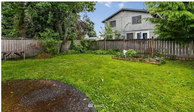 Foto del edificio - 2203 Happy Ct