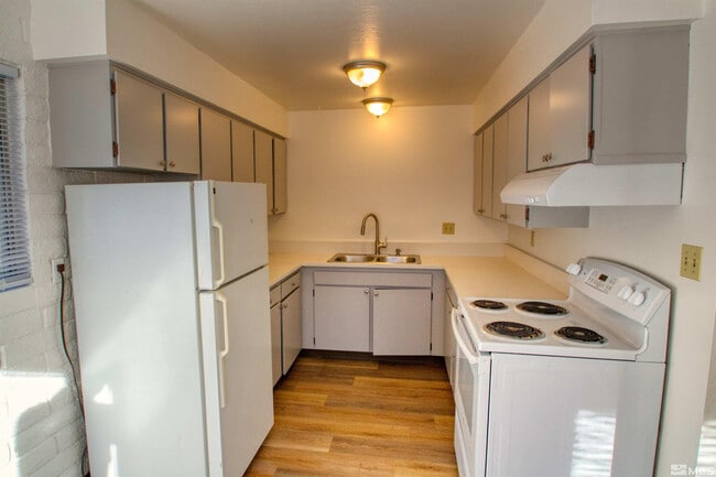 Building Photo - 1036 Bell St