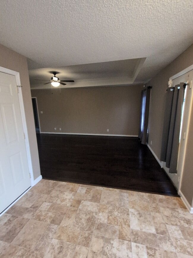 Building Photo - 3218 Tabby Dr