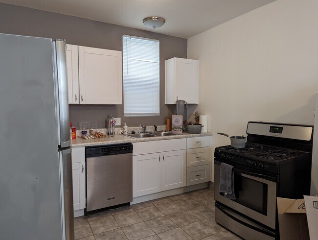 Foto del edificio - 1539 W Haddon Ave