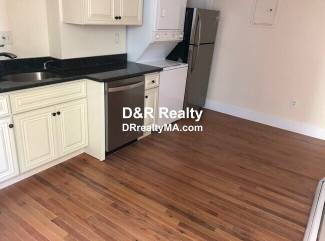 Foto del edificio - 883 Harrison Ave