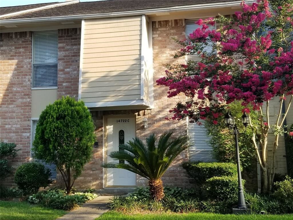Foto principal - 14722 Perthshire Rd