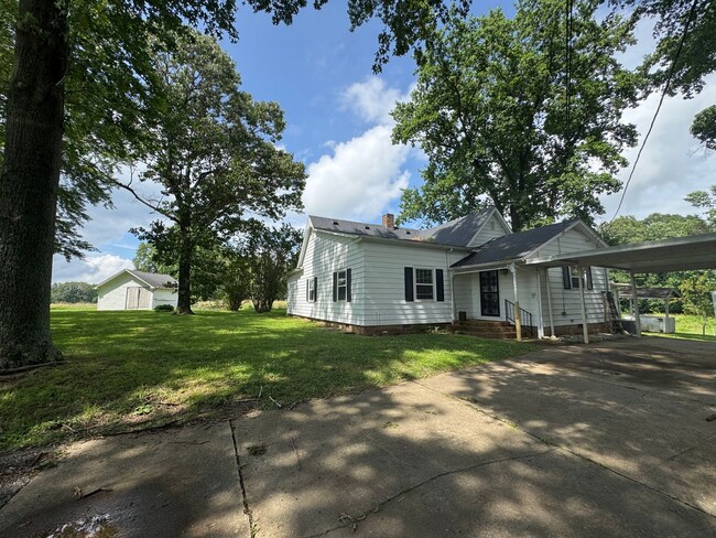 Building Photo - House in Martin, TN!