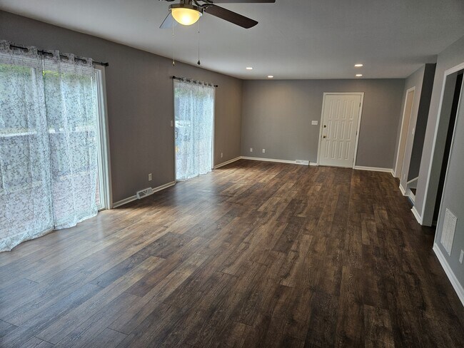 Living Room - 157 Linbrook dr