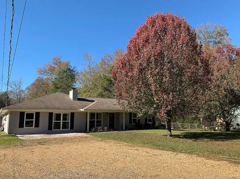 1097 Wolfe Rd, Columbus, MS 39705 House Rental in Columbus, MS