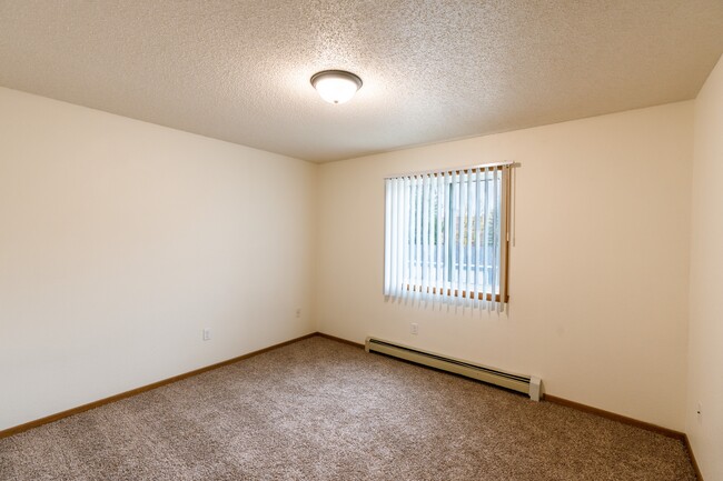 Grand Forks, ND Southview III Apartments | Bedroom - Southview III