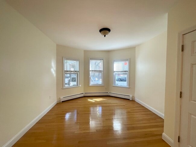 Building Photo - 13 Howard St