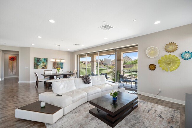 Foto del edificio - 10260 E White Feather Ln
