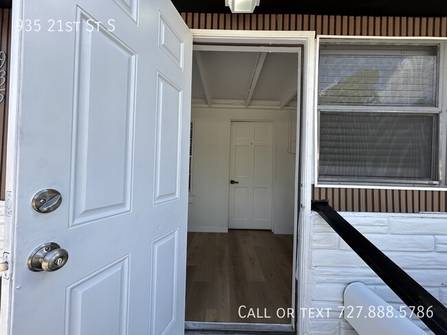 Foto del edificio - 935 21st St S