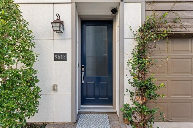 Foto del edificio - 9618 Riddlewood Ln