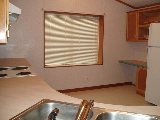 Building Photo - Nice Manufactured Home in North Pointe! Fu...