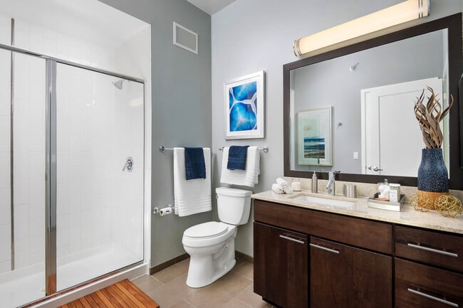 Foto del edificio - 460 W Huron St