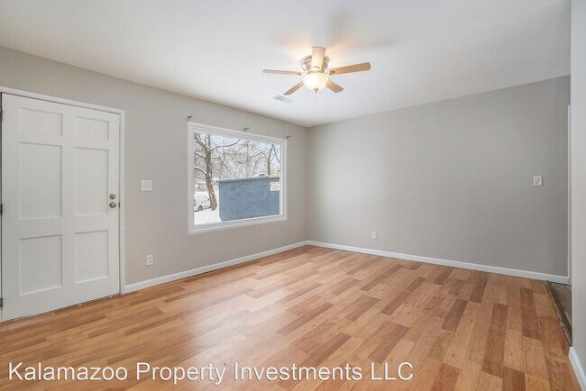 Building Photo - 3 br, 1 bath House - 1036 Darwood Avenue