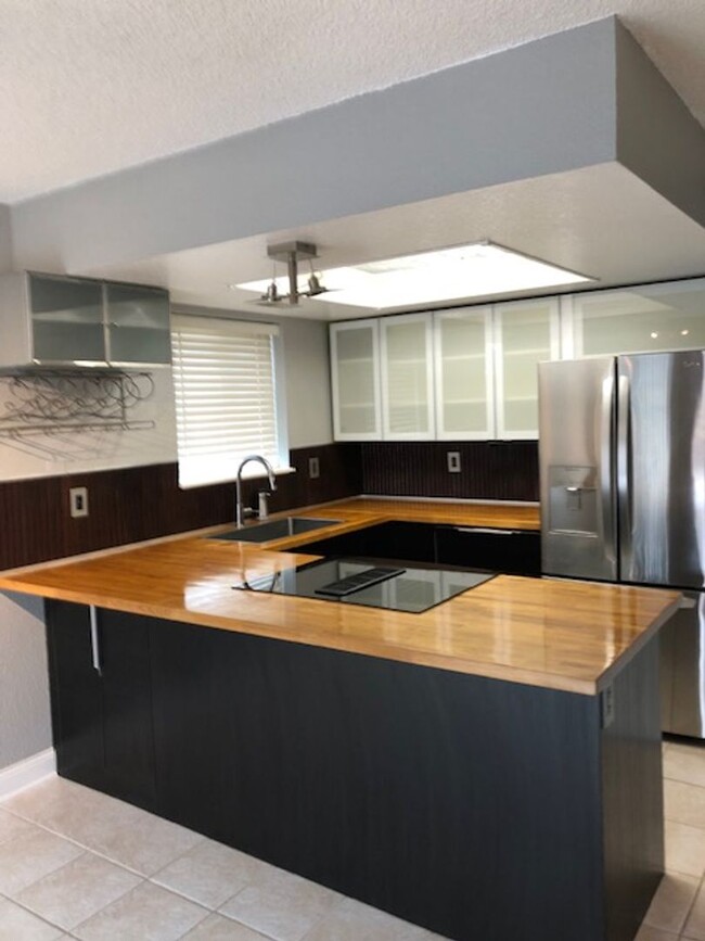 Foto del edificio - Updated Gunbarrel Condo - AVAIL NOW